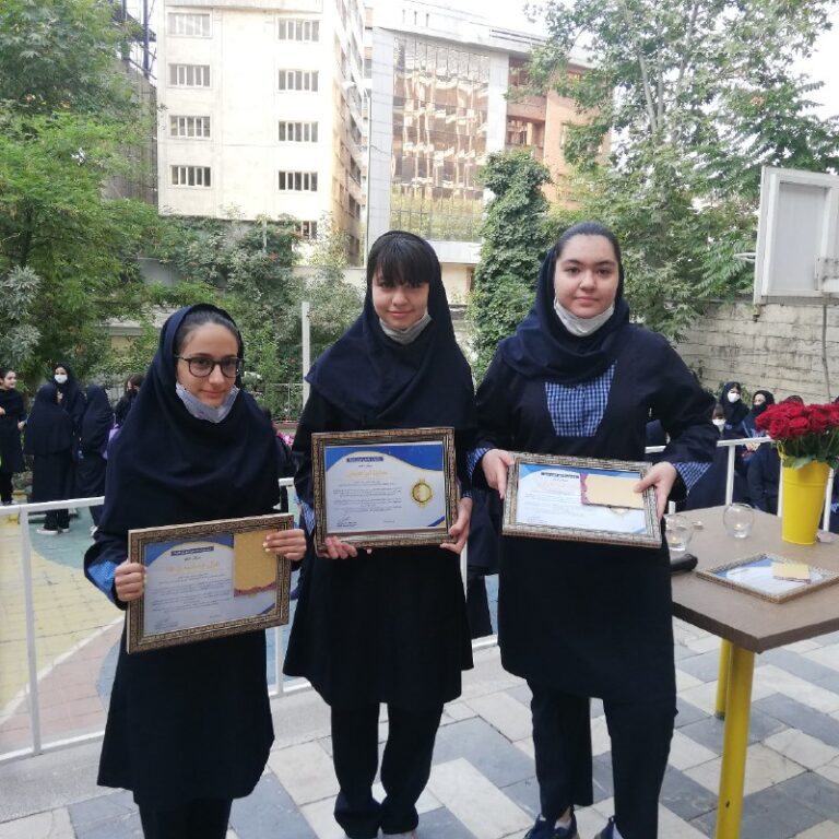 تقدیر از دخترای پژوهشگر کوشش